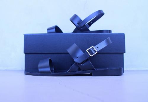 サンローランのサンダル