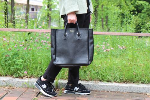 ヤング&オルセン ザ ドライグッズストアのEMBOSSED　LEATHER　TOTE　M