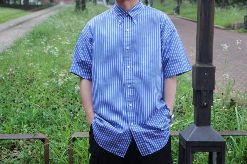 グラフペーパーのボタンダウンシャツ