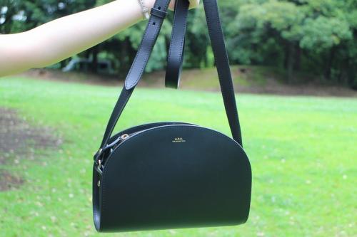 アーペーセーのショルダーバッグ