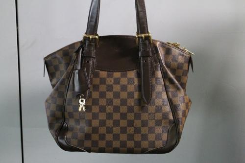 ルイヴィトンのショルダーバッグ