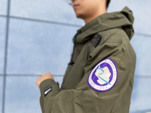 ザノースフェイス×シュプリームのプルオーバージャケット