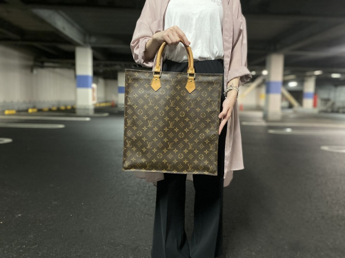 インポートブランドのLOUIS VUITTON