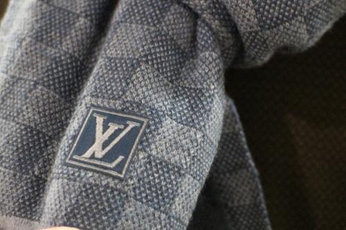 ルイヴィトンのマフラー