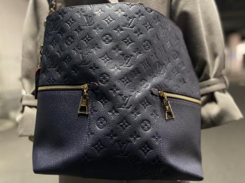 LOUIS VUITTON 　のルイ ヴィトン　