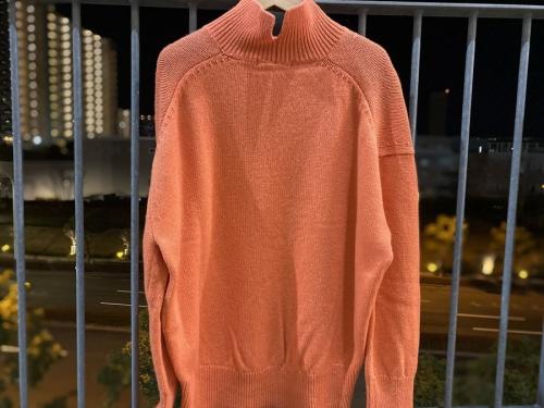 ニジュウサンクのニット