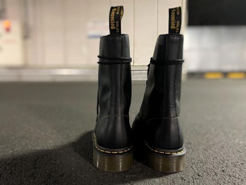 ヨウジヤマモト×ドクターマーチンのブーツ