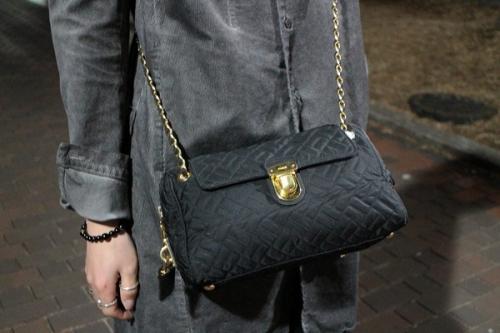 プラダのチェーンショルダーバッグ