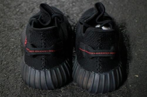 アディダスのYEEZY BOOST350V2 FADE