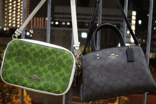 ラグジュアリーブランドのcoach