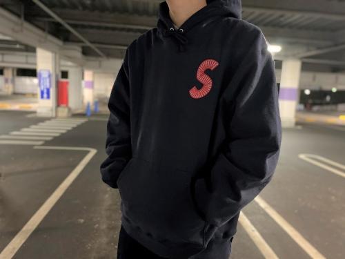 SUPREMEのシュプリーム