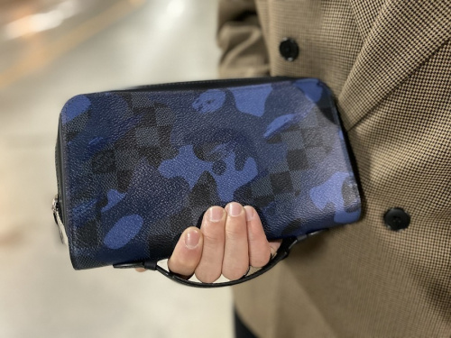 ラグジュアリーブランドのLOUIS VUITTON 　