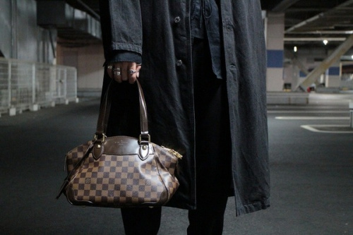 ラグジュアリーブランドのLOUIS VUITTON 　