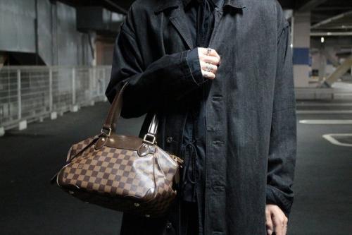 LOUIS VUITTON 　のルイ ヴィトン　