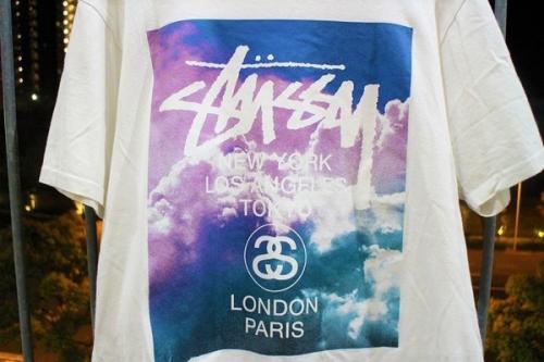 ステューシーのプリントTシャツ