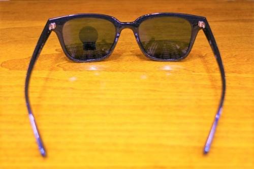 レイバンのRB4323F