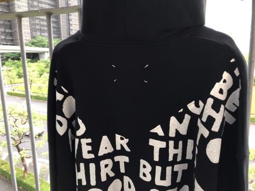 エイズチャリティプリントプルオーバーパーカーの20SS・S51GU0039