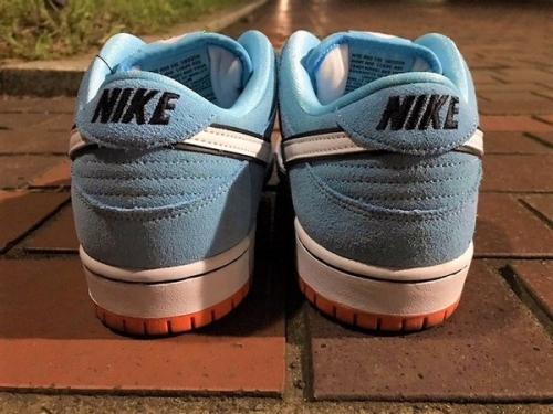 DUNK SBのスニーカー