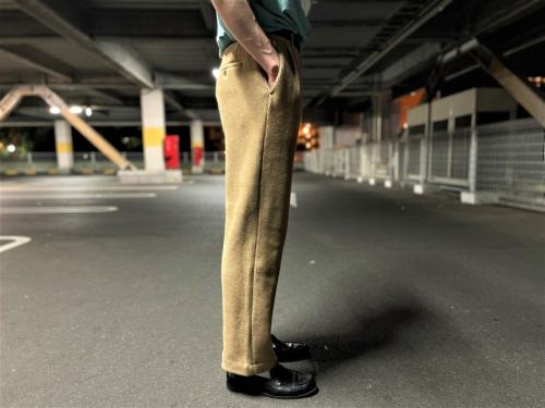 ヨークのKNIT CORDUROY 2TUCK WIDE PANTS