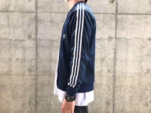 アディダスのKEYROLAN