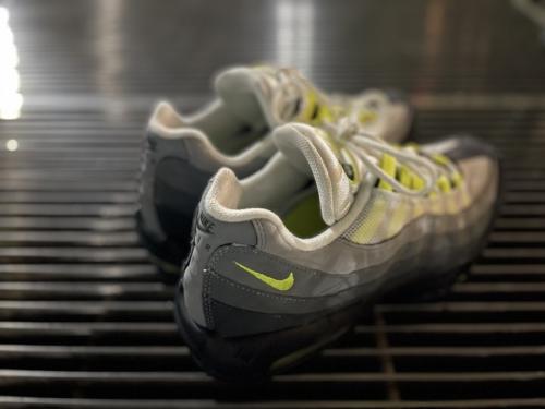 AIR MAX 95 OG NEONのイエローグラデ