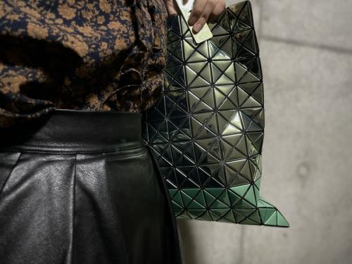 PLATINUMのラージトートバック