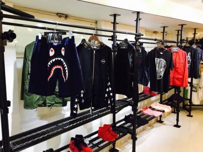 「ドーバーストリートマーケットのdover street market 」