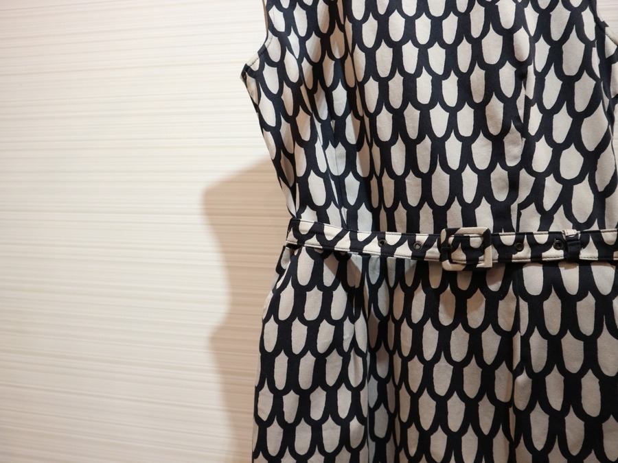 フィンランドの国民的ブランド Marimekko マリメッコのウロコ柄 ワンピース 19 03 22発行