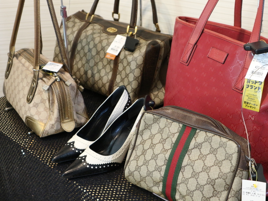 美品【GUCCI/グッチ】GGキャンバス柄のウエストボディバッグが 美品【GUCCI/グッチ】GGキャンバス柄のウエストボディバッグが