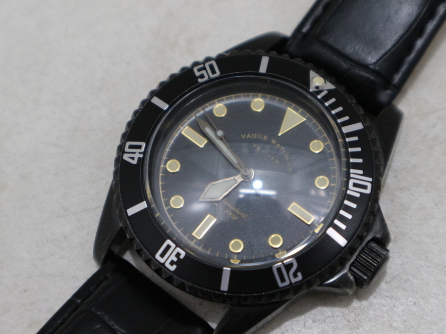 vague black submariner