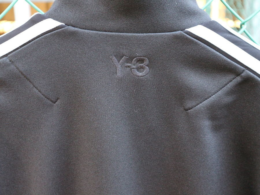 Y-3/ワイスリー】より3ライントラックジャケットが入荷しました