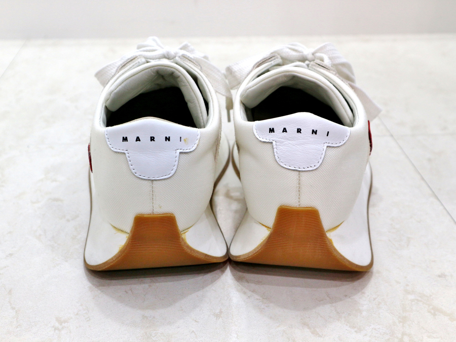 【MARNI／マルニ】よりBlack Big Foot sneakersのご紹介です[2020.07.02発行]