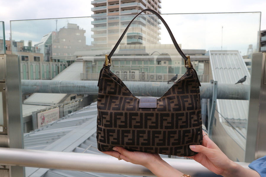 人気ラグジュアリーブランド【FENDI/フェンディ】よりズッカ柄マンマ