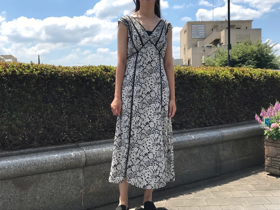 Lace Trimmed Floral Dress ライトベージュ　Sサイズ