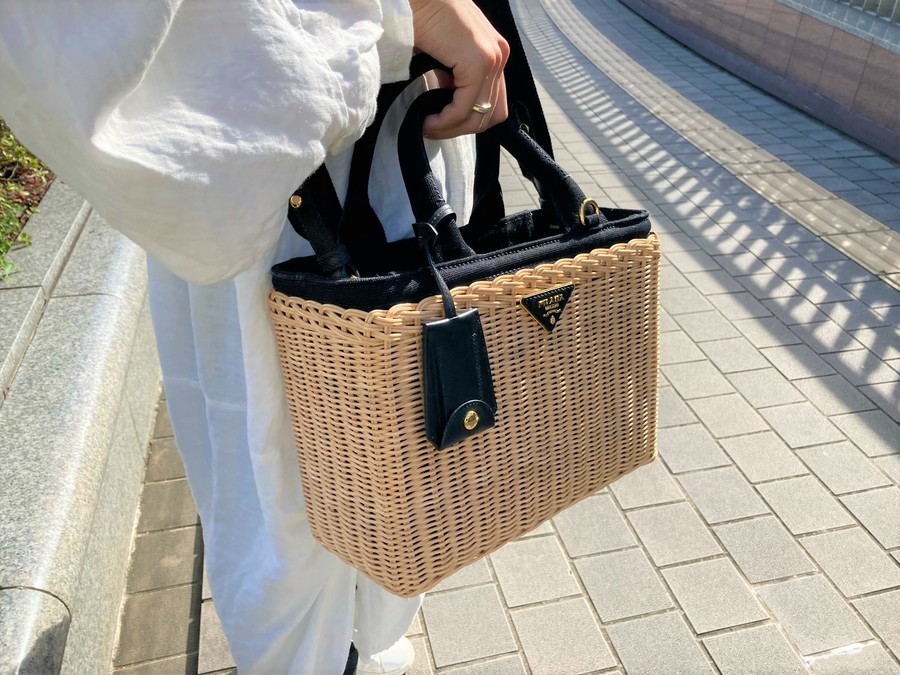 買取強化ラグジュアリーブランド【PRADA/プラダ】よりカナパ