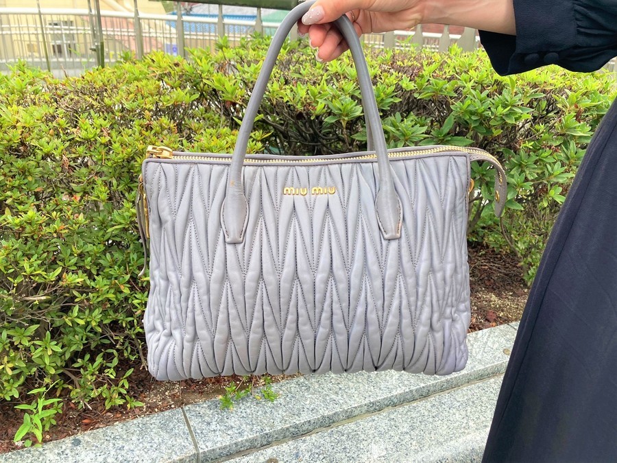買取強化インポートブランド【MIU MIU/ミュウミュウ】よりマテラッセ 