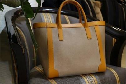 「GIANNI NOTAROのバッグ 」