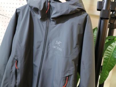 「アウトドアブランドのARCTERYX 」