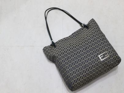 「ラグジュアリーブランドのFENDI 」