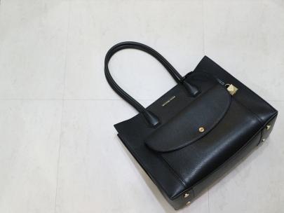 「キャリアファッションのMICHAEL KORS 」