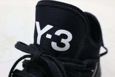 「スニーカーのY-3 」