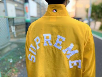 「コラボ・別注アイテムのSUPREME×Champion 」