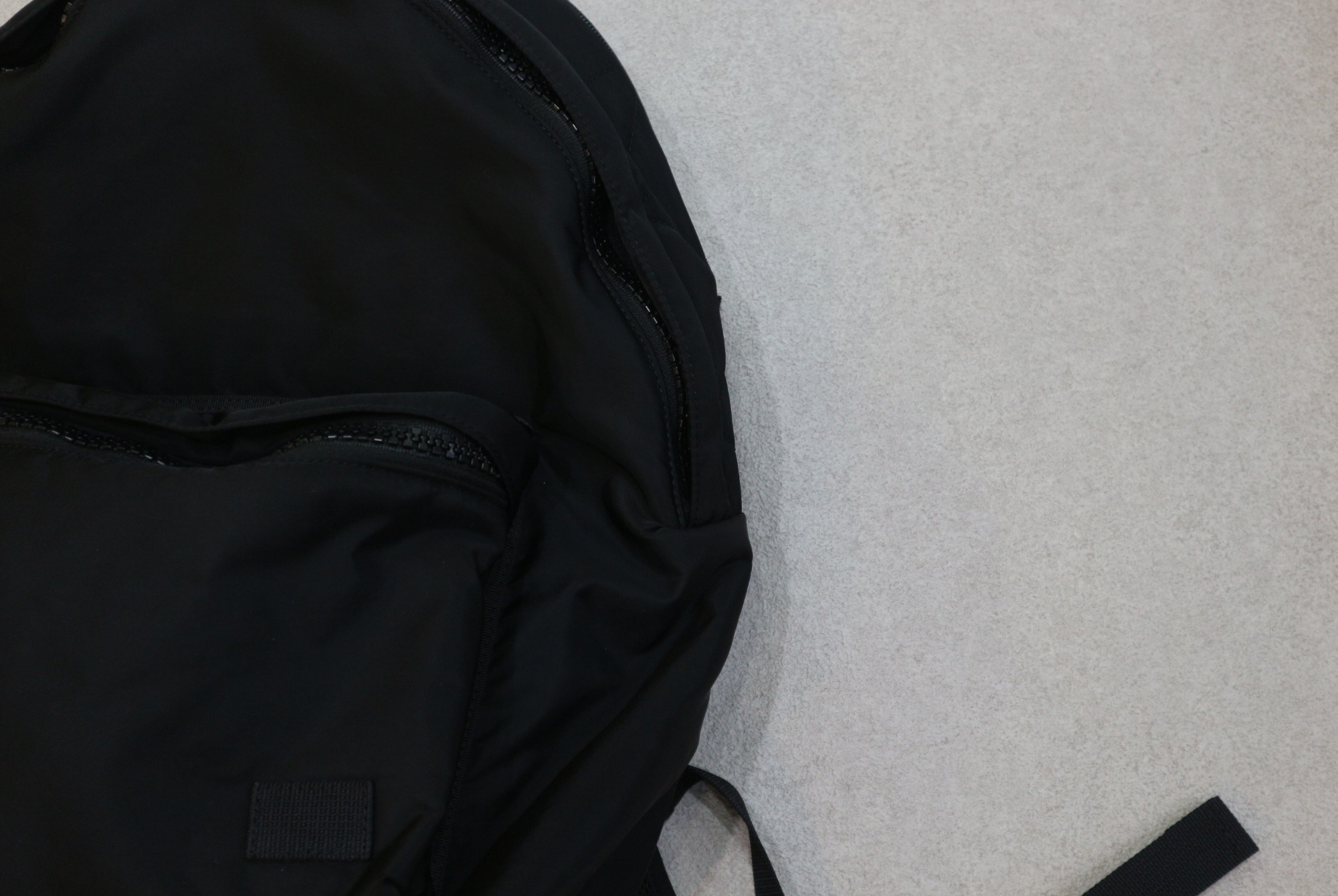 sacai /サカイ】より 22SS Messenger Shoulder Backpack