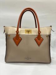 「ラグジュアリーブランドのLOUIS VUITTON 」