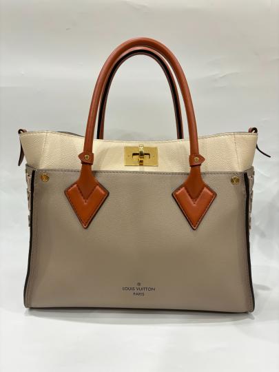 「ラグジュアリーブランドのLOUIS VUITTON 」