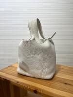 ラグジュアリーブランド【HERMES/エルメス】より、ポロション