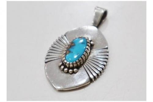 インディアンシルバーアクセサリーのナバホ族