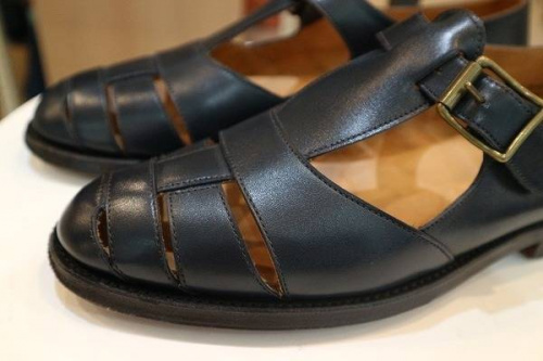 メンズのレザーサンダル