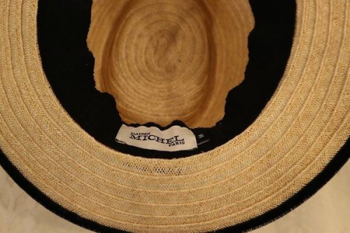 ストローハットの麦わら帽子