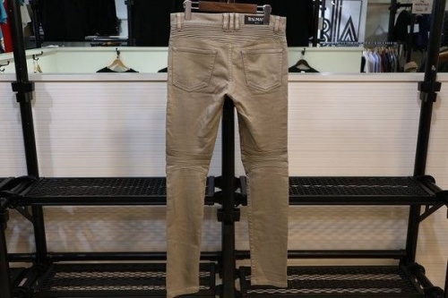 BALMAINのバイカーデニム